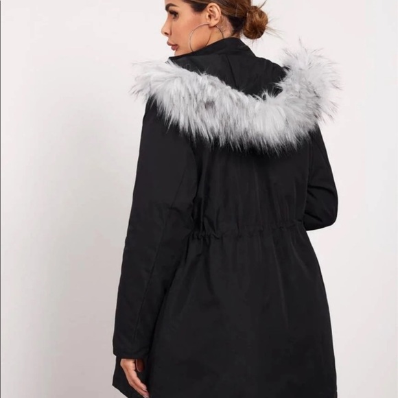 Black jacket. - Picture 4 of 5